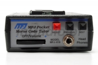 MFJ-418 Niewielki nauczyciel dla przyszłego telegrafisty skrywa: włącznik z regulacją głośności, SELECT jako wybór danej opcji i PREV/NEXT jako poruszanie się po menu na wyświetlaczu